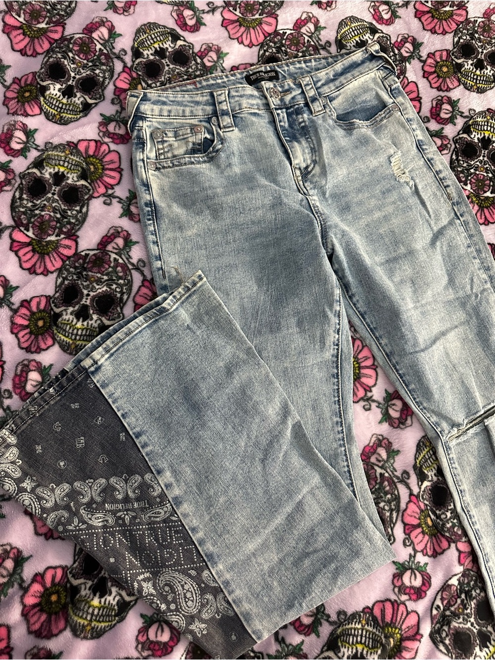 True Religion Light Wash Flare Jeans with Dark Bandana Panels - Picture 3 of 6